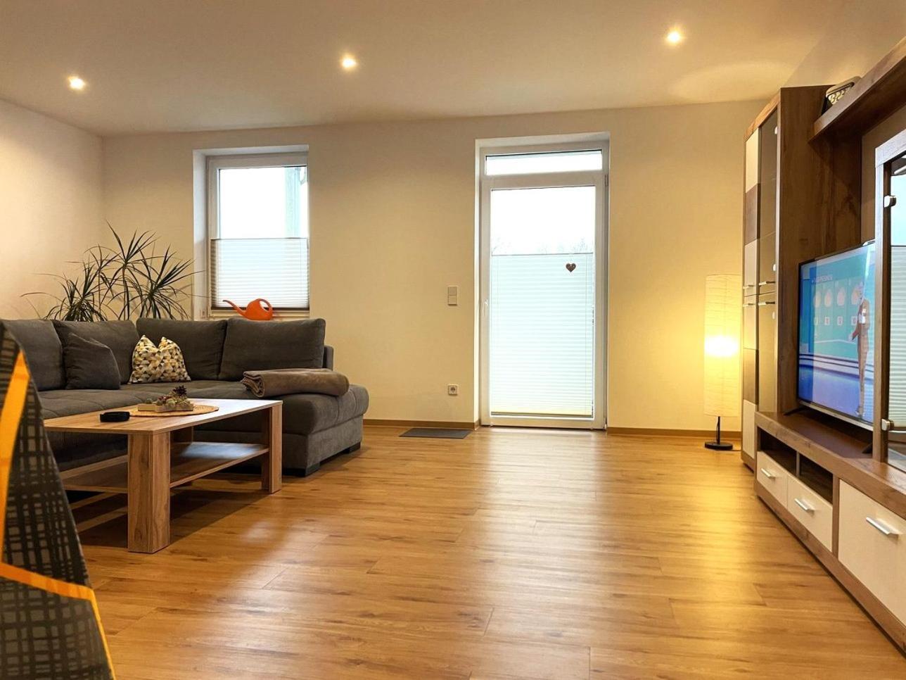Stadtoase Geraeumige Gaestewohnungen Mit Balkon, Komfort, Modernitaet Und Ruhe, Fuer Monteure Geeignet, Free Wifi Frankenberg Eksteriør bilde
